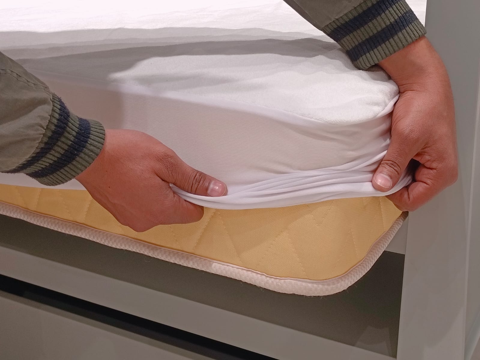 Fitted Waterproof Mattress Protector
