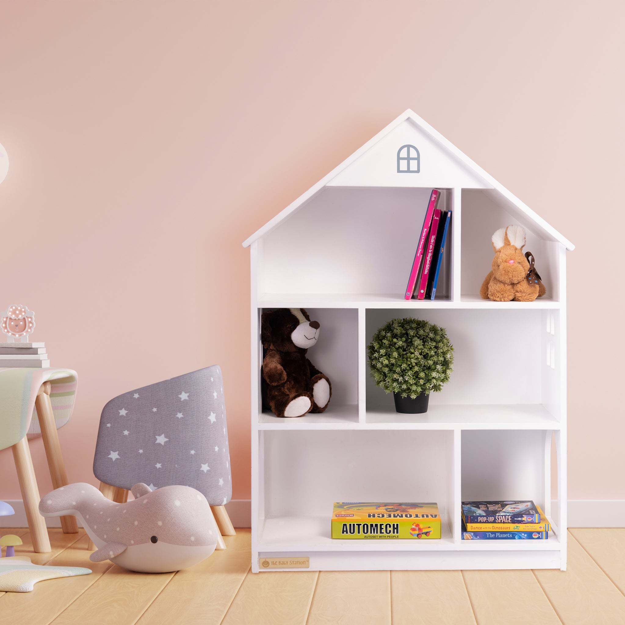 Book Shelf - Small Hut